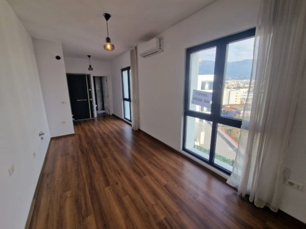 Tirane, jepet me qera Kati 11, 40 m² 351 € (Farmacia 10)