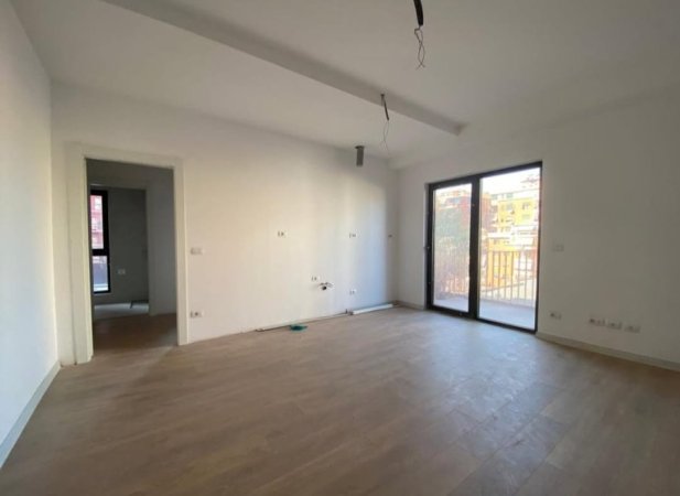 Tirane, jepet me qera apartament 2+1+Ballkon Kati 9, 124 m² 1.300 € (Lake vew)