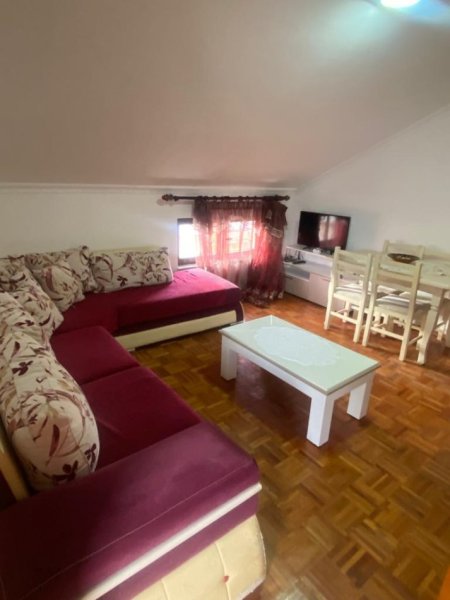 Tirane, jepet me qera apartament 1+1 Kati 3, 55 m² 350 € (Rruga e Dibres-Spitali Amerikan 2)