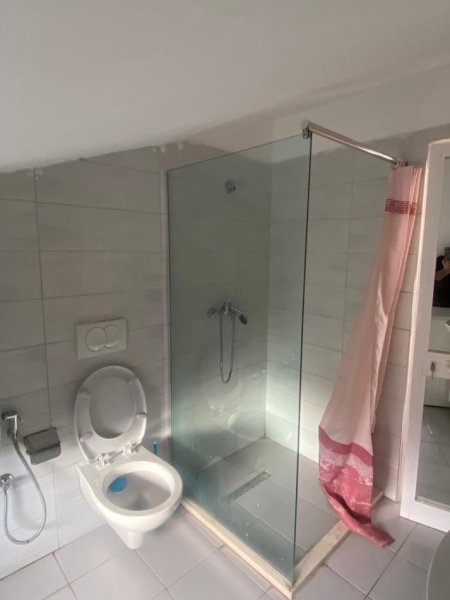 Tirane, jepet me qera apartament 1+1 Kati 3, 55 m² 350 € (Rruga e Dibres-Spitali Amerikan 2)