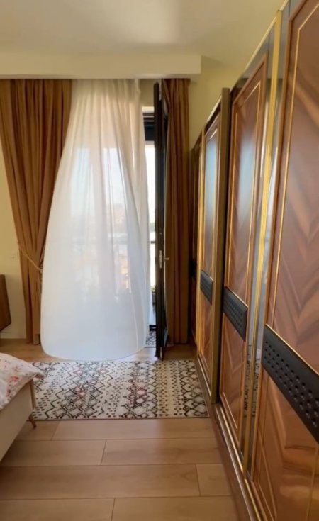 Tirane, jepet me qera apartament 2+1 Kati 3, 103 m² 850 € (Siri kodra)