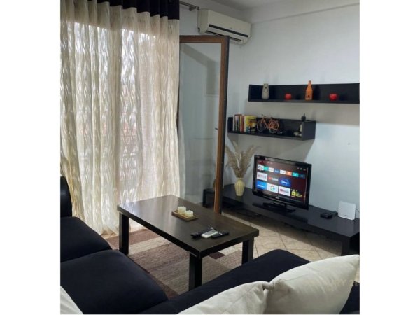 Tirane, jepet me qera apartament Kati 2, 53 m² 475 € 