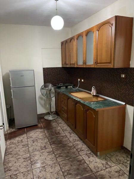 Tirane, jepet me qera garsonier Kati 1, 41 m² 300 € (Ish parku)