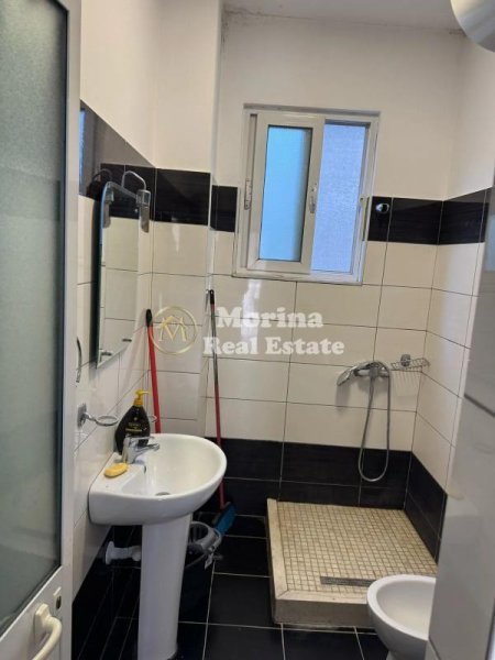 Tirane, jepet me qera apartament 1+1 Kati 1, 65 m² 500 € (Rruga 5 Maji)