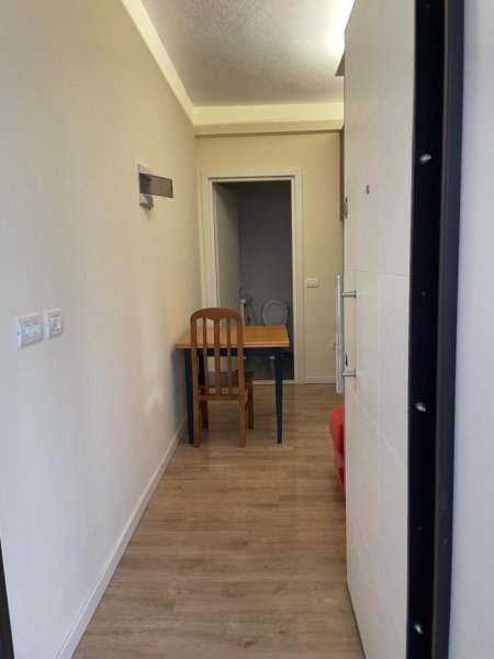 Tirane, jepet me qera apartament 1+1 Kati 1, 50 m² (Rruga e Dajtit)