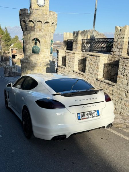 Tirane, shitet makine Porsche Panamera GTS Benzin, e bardhë automatik Kondicioner 145.000 km 25.000 €