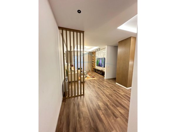Tirane, shitet apartament 2+1+Ballkon Kati 3, 123 m² 250.000 € (Rezidenca Oasis)