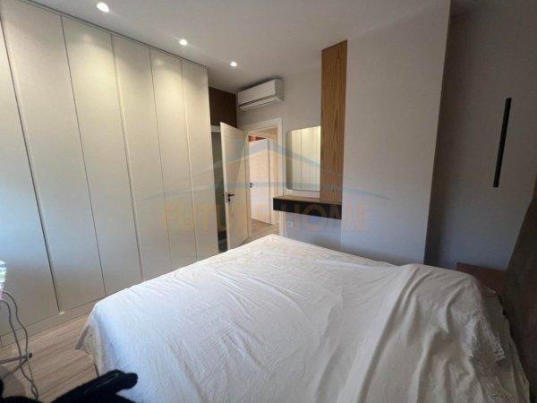 Tirane, jepet me qera apartament 1+1+Ballkon Kati 2, 600 € (Selite 1+1 me parkim ( luxury ))
