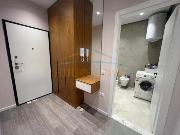 Tirane, jepet me qera apartament 1+1+Ballkon Kati 2, 600 € (Selite 1+1 me parkim ( luxury ))