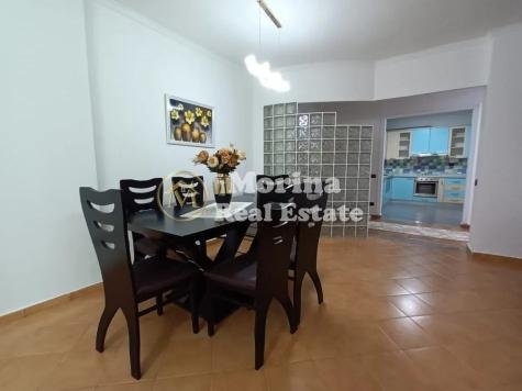 Tirane, jepet me qera apartament 2+1 Kati 2, 110 m² 800 € (Komuna e Parisit)