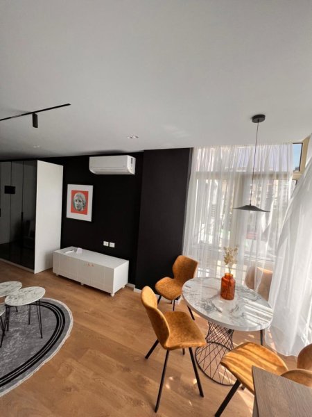 Tirane, jepet me qera garsonier Kati 2, 45 m² 500 € (komuna e parisit)
