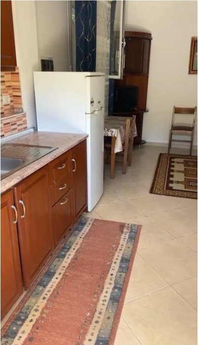 Tirane, jepet me qera shtepi 1+1 Kati 1, 60 m² 280 € (SELITE)