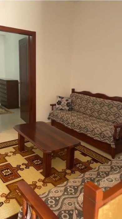 Tirane, jepet me qera shtepi 1+1 Kati 1, 60 m² 280 € (SELITE)