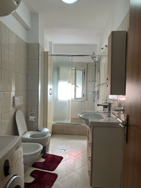 Tirane, jepet me qera apartament 2+1+Aneks+Ballkon Kati 2, 100 m² 500 € (Idriz Dollaku)