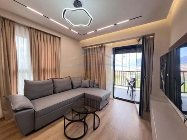 Tirane, jepet me qera apartament 1+1 , 70 m² 600 € 