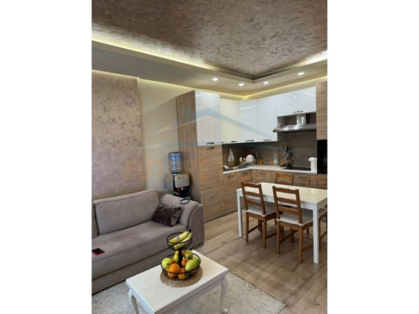 Qera, Apartament 1+1, Ali Demi, Tiranë.