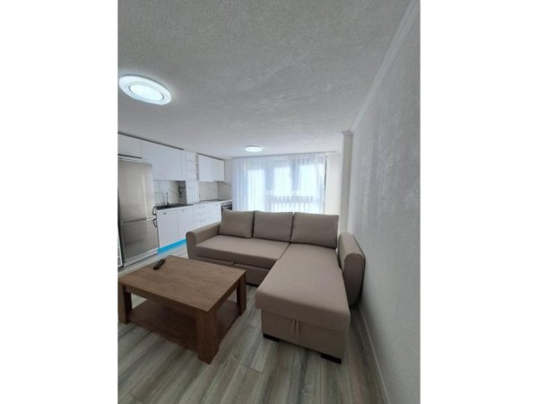 Tirane, jepet me qera shtepi 1+1 Kati 1, 49 m² 450 € 