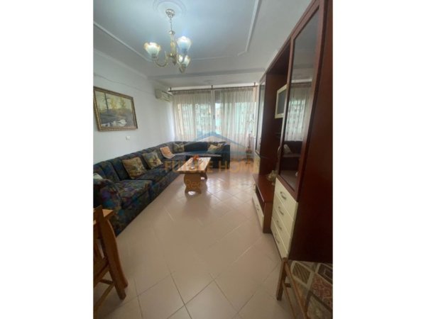 Shitet, Apartament 1+1, Komuna e Parisit