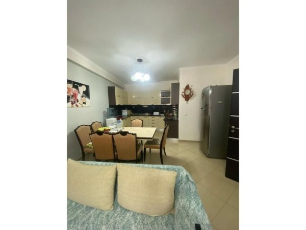 Shitet, Apartament 2+1+2, Misto Mame, Tiranë.