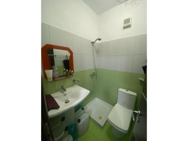 Shitet, Apartament 2+1+2, Misto Mame, Tiranë.