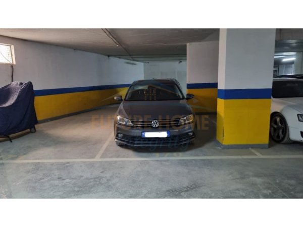 Tirane, jepet me qera apartament 2+1+Ballkon Kati 9, 90 m² 760 € (FUSHA E AVIACIONIT)
