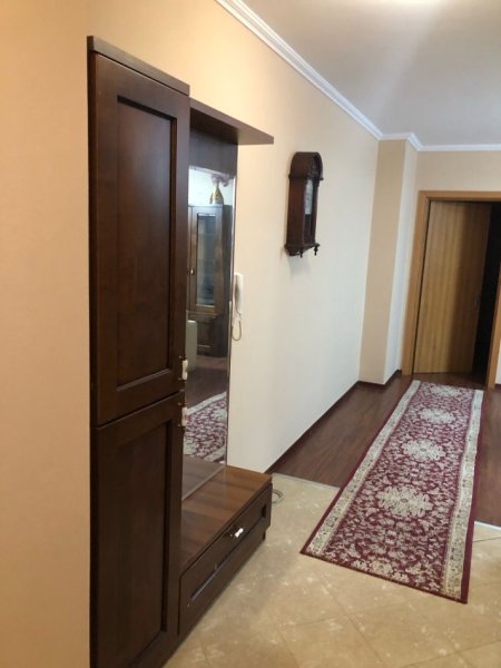Tirane, jepet me qera apartament 2+1+Ballkon Kati 2, 100 m² 500 € (Idriz dollaku)
