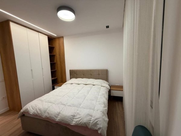 Tirane, jepet me qera apartament 1+1 , 60 m² 650 € (Rruga e kavajes)