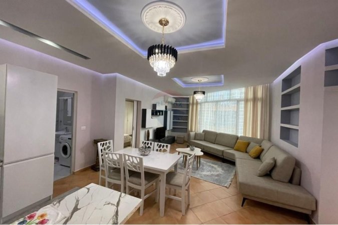 Tirane, jepet me qera 1+1+Ballkon Kati 4, 60 m² 600 € (Liqeni Thate)