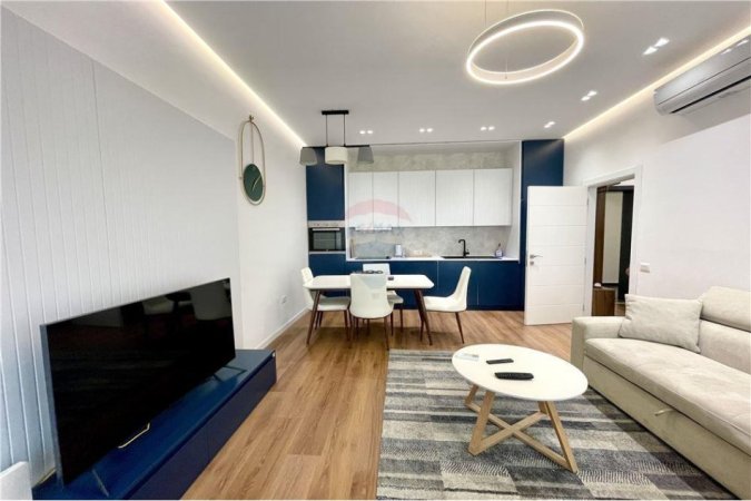 Tirane, jepet me qera 1+1+Ballkon Kati 7, 900 € (Rruga e Kavajes)