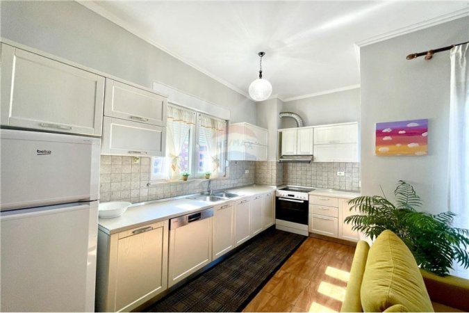 Tirane, jepet me qera apartament 2+1+Ballkon Kati 4, 100 m² (Rruga Gjergj Fishta)
