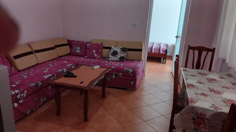 Tirane, jepet me qera apartament 2+1 Kati 2, 70 m² 300 € (Fresku)
