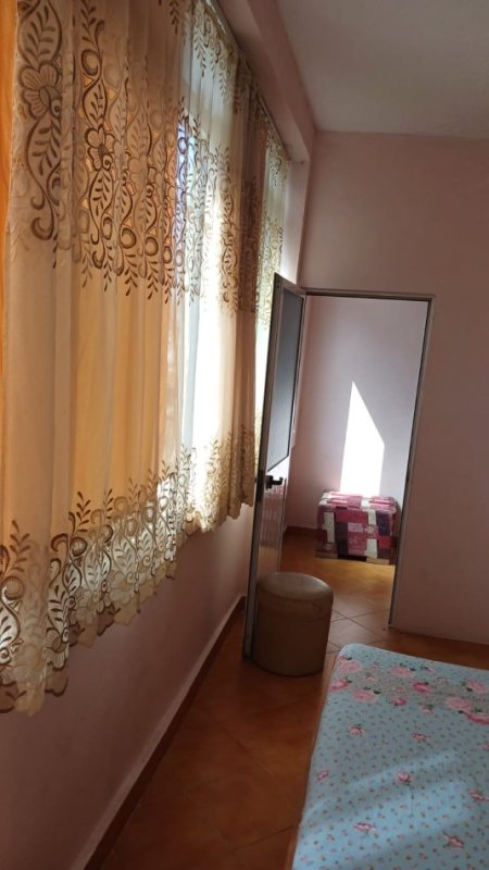 Tirane, jepet me qera apartament 2+1 Kati 2, 70 m² 300 € (Fresku)