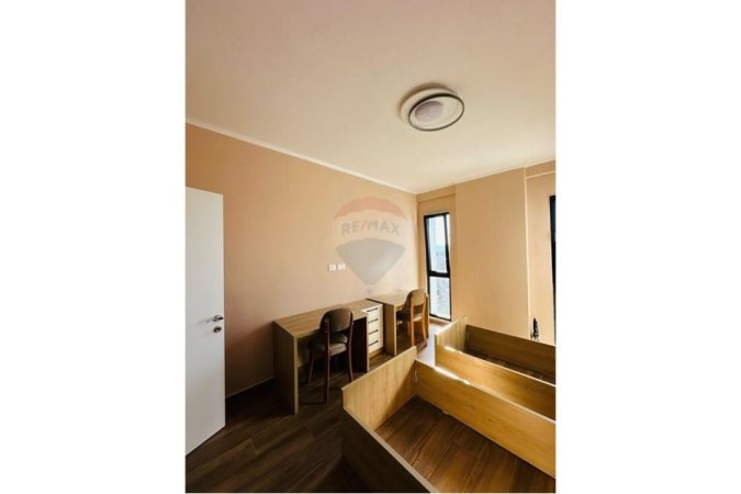 Tirane, jepet me qera 2+1+Ballkon Kati 9, 110 m² 800 € (Rruga e Dibres)