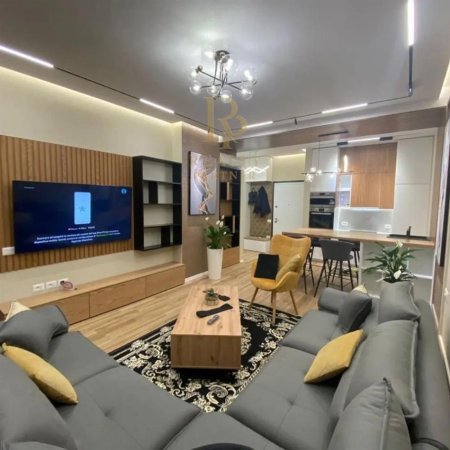 Tirane, jepet me qera apartament 1+1+Ballkon Kati 7, 75 m² 800 € (Rruga E Kavajes)