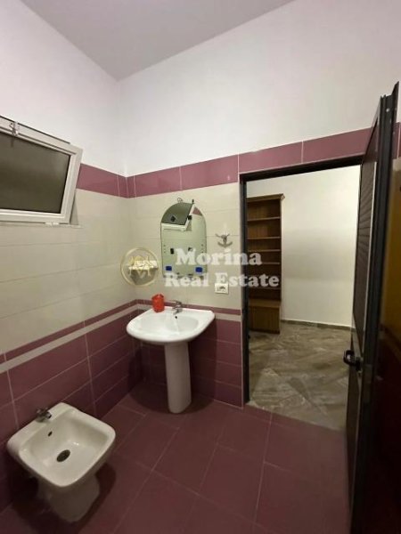 Tirane, jepet me qera apartament 2+1 Kati 1, 80 m² 350 € (Allias)
