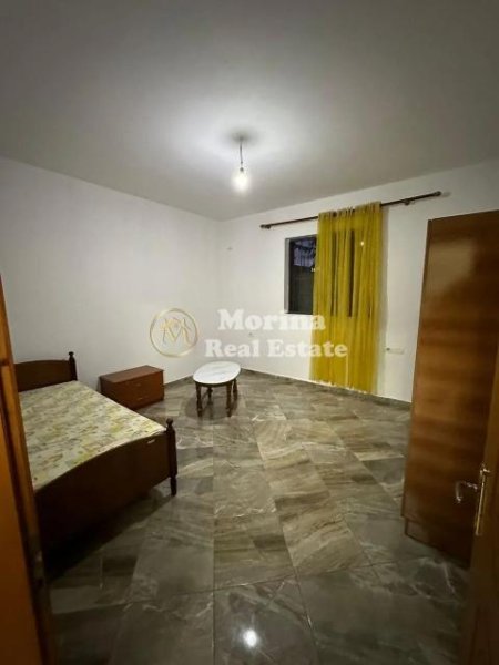 Tirane, jepet me qera apartament 2+1 Kati 1, 80 m² 350 € (Allias)