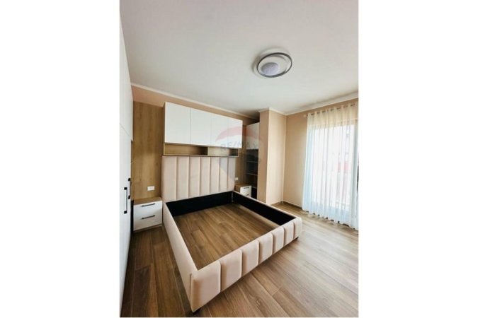 Tirane, jepet me qera 2+1 Kati 9, 110 m² 800 € (Rr. e Dibres)