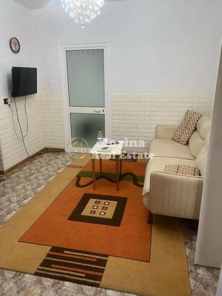 Tirane, jepet me qera apartament 1+1 Kati 1, 450 m² 450 € (Rruga Fortuzi)