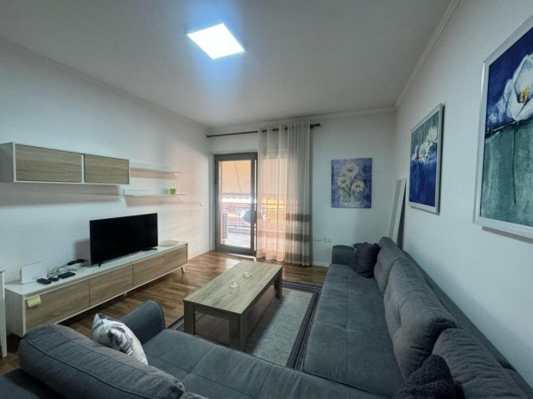 Tirane, jepet me qera apartament 2+1+Aneks+Ballkon Kati 3, 83 m² 900 € (Kompleksi Delijorgji)