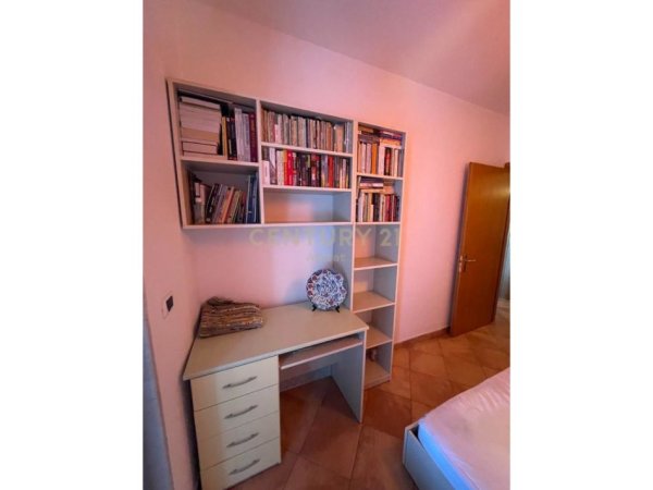 Tirane, jepet me qera apartament 1+1+Ballkon Kati 6, 46 m² 500 € (Rruga e Bogdaneve)