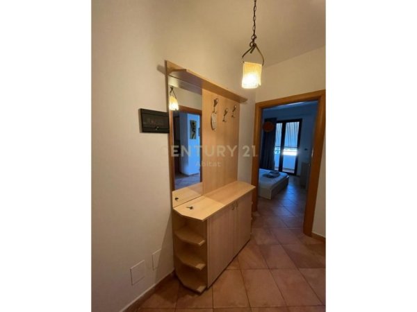 Tirane, jepet me qera apartament 1+1+Ballkon Kati 6, 46 m² 500 € (Rruga e Bogdaneve)