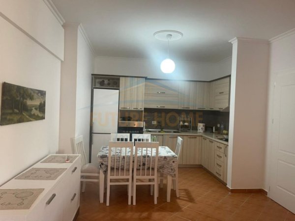 Shitet, Apartament 3+1+2, Unaza e Re, Tiranë.