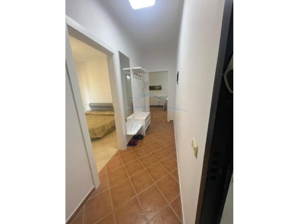 Shitet, Apartament 3+1+2, Unaza e Re, Tiranë.