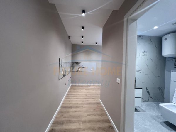 Shitet, Apartament 2+1, Pazari i Ri, Tiranë.