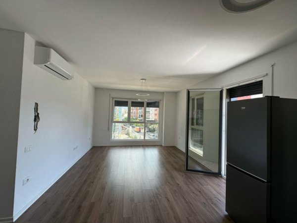 Tirane, jepet me qera apartament 2+1+Aneks+Ballkon Kati 2, 107 m² 700 € (Don Bosko)