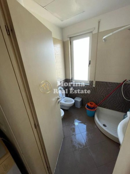 Tirane, jepet me qera apartament 2+1 Kati 3, 95 m² 450 € (Fresk)