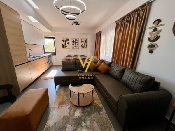 Tirane, jepet me qera apartament 3+1+Ballkon Kati 4, 130 m² 1.000 € (kodra e diellit 1)