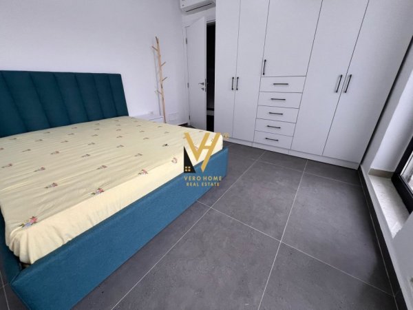 Tirane, jepet me qera apartament 3+1+Ballkon Kati 4, 130 m² 1.000 € (kodra e diellit 1)