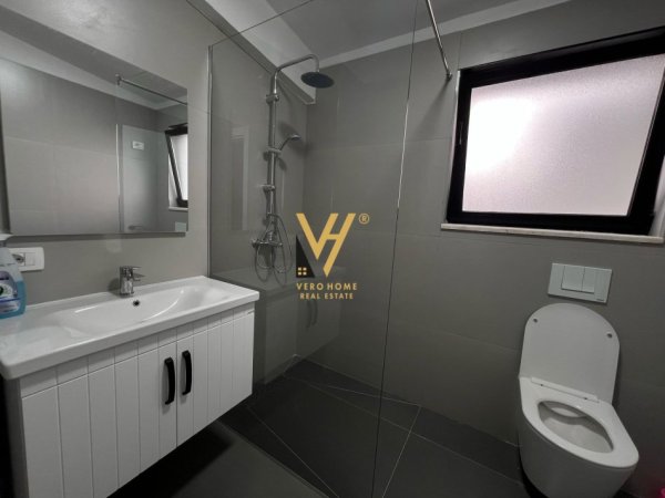 Tirane, jepet me qera apartament 3+1+Ballkon Kati 4, 130 m² 1.000 € (kodra e diellit 1)