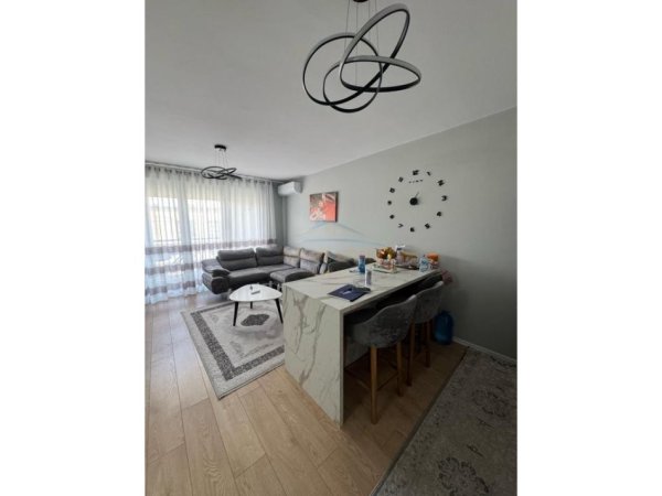 Shitet, Apartament 2+1+2, Selite, Tirane